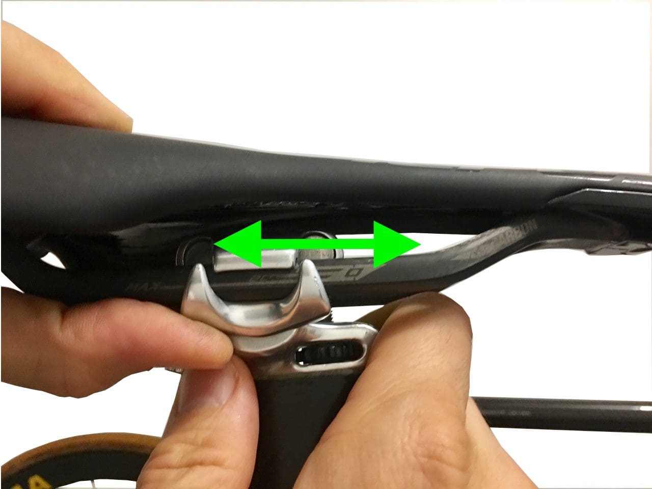 Centrage de selle dans le chariot de tige de selle