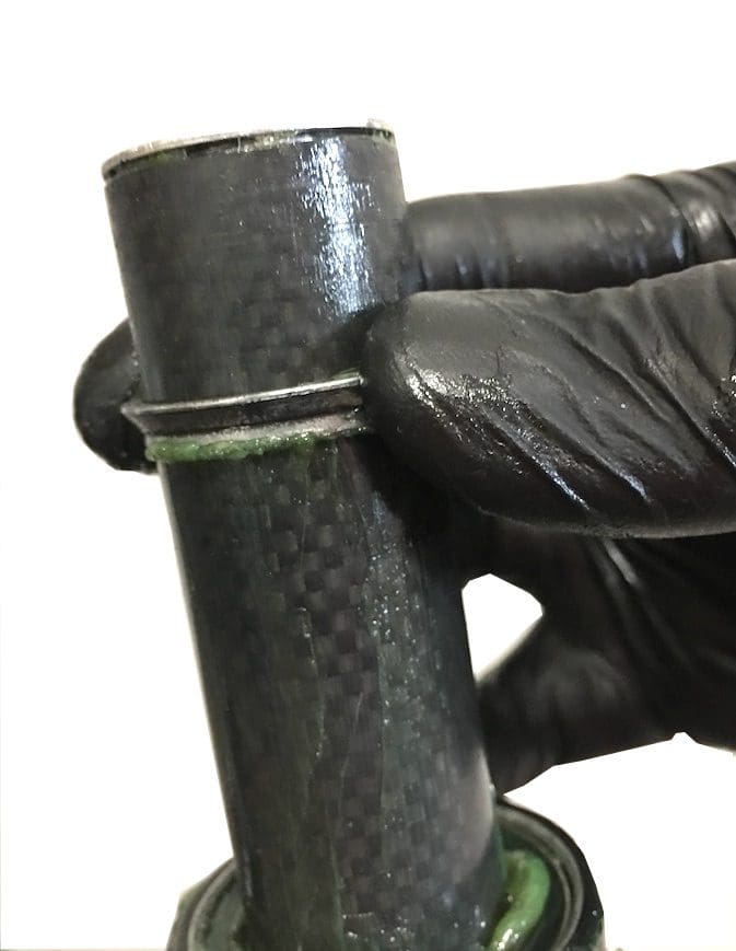 Mounting the steering bearings