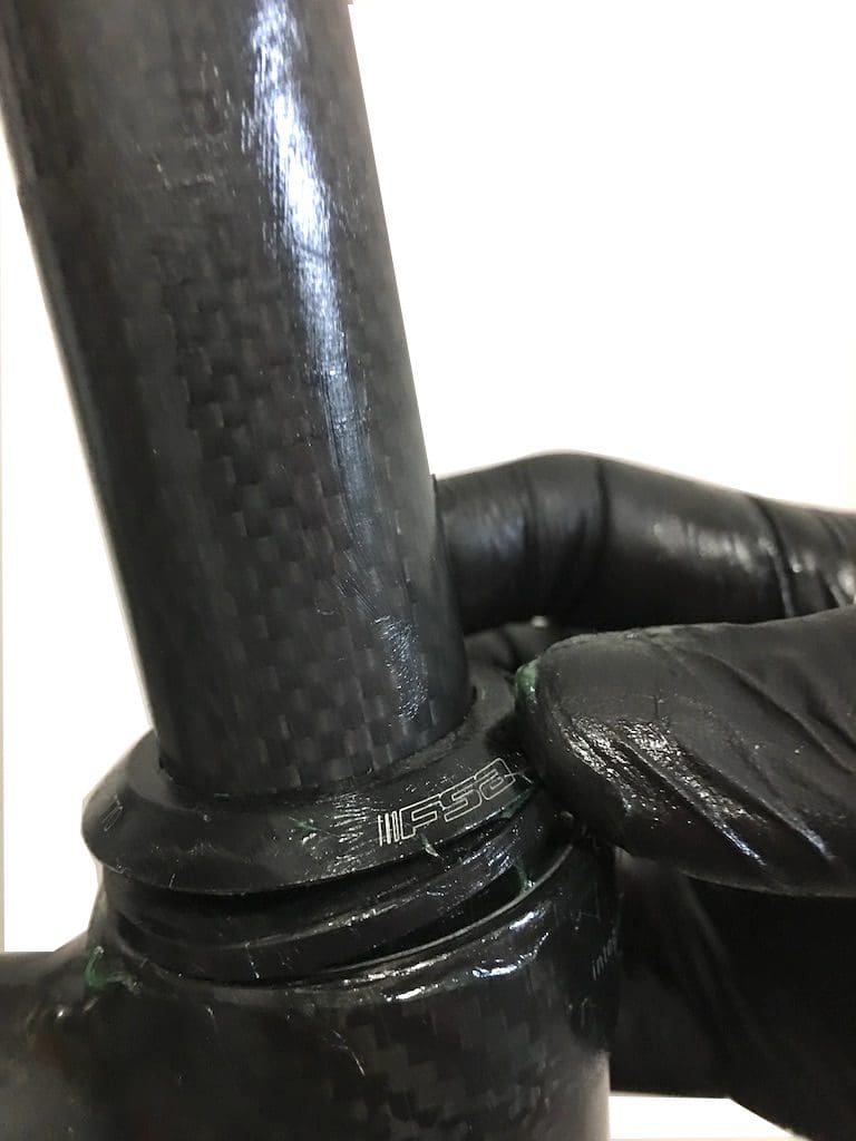 Mounting the steering bearings