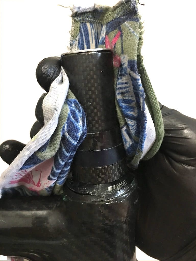 Mounting the steering bearings