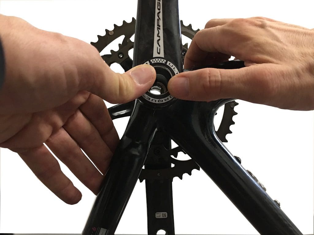 Assembly of Campagnolo Ultra-Torque crankset