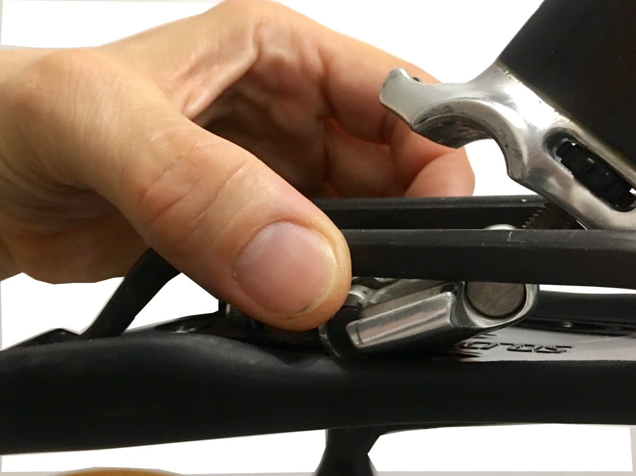 Mise en place de la selle dans le chariot