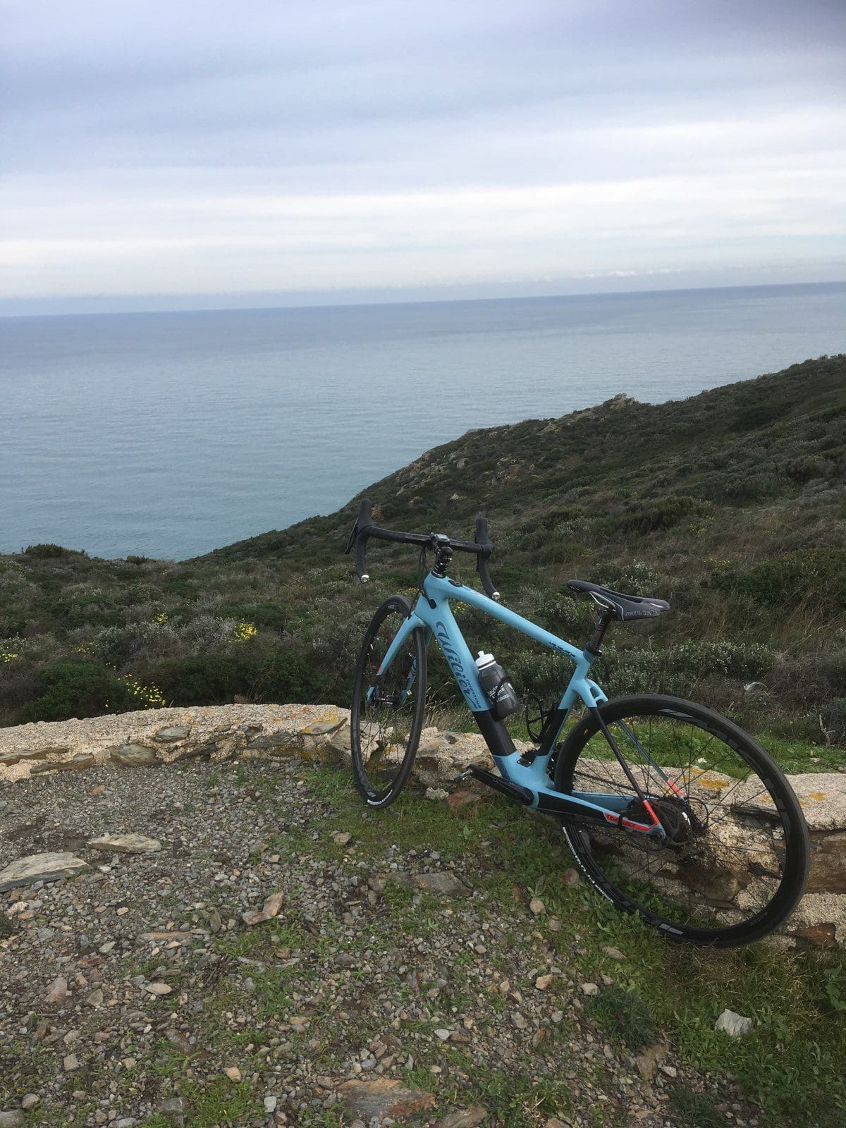 Wilier Cento Hybrid de Jean-Claude Arens au sommet de la Madelmoc