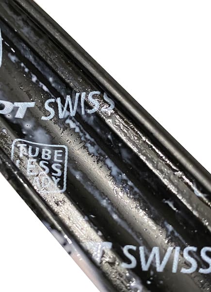 Réparer un pneu tubeless