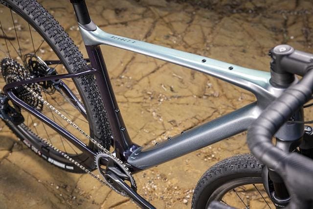 2023 Giant Revolt X Advanced Pro