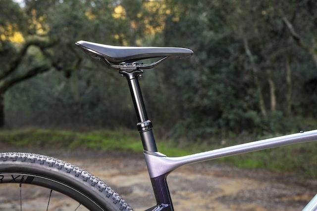 2023 Giant Revolt X Advanced Pro