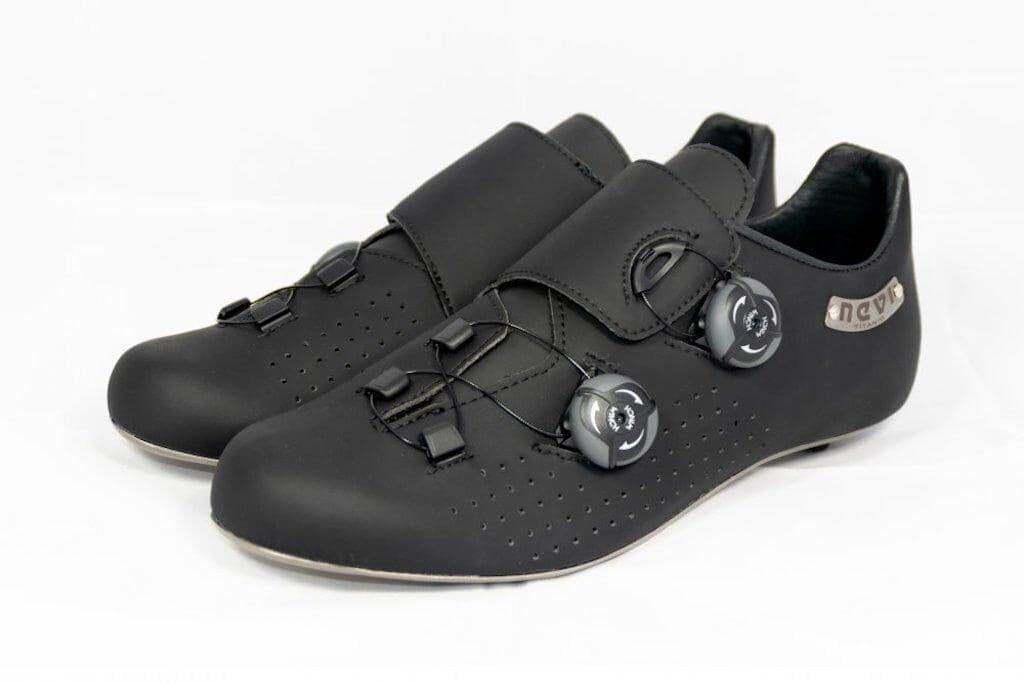 2023 Nevi chaussures semelles Titane