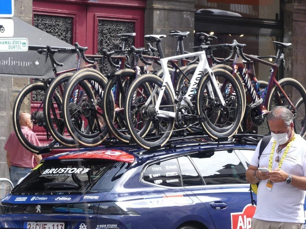 Dans les paddocks du Tour de France 2023 les vélos et matériel à voir...