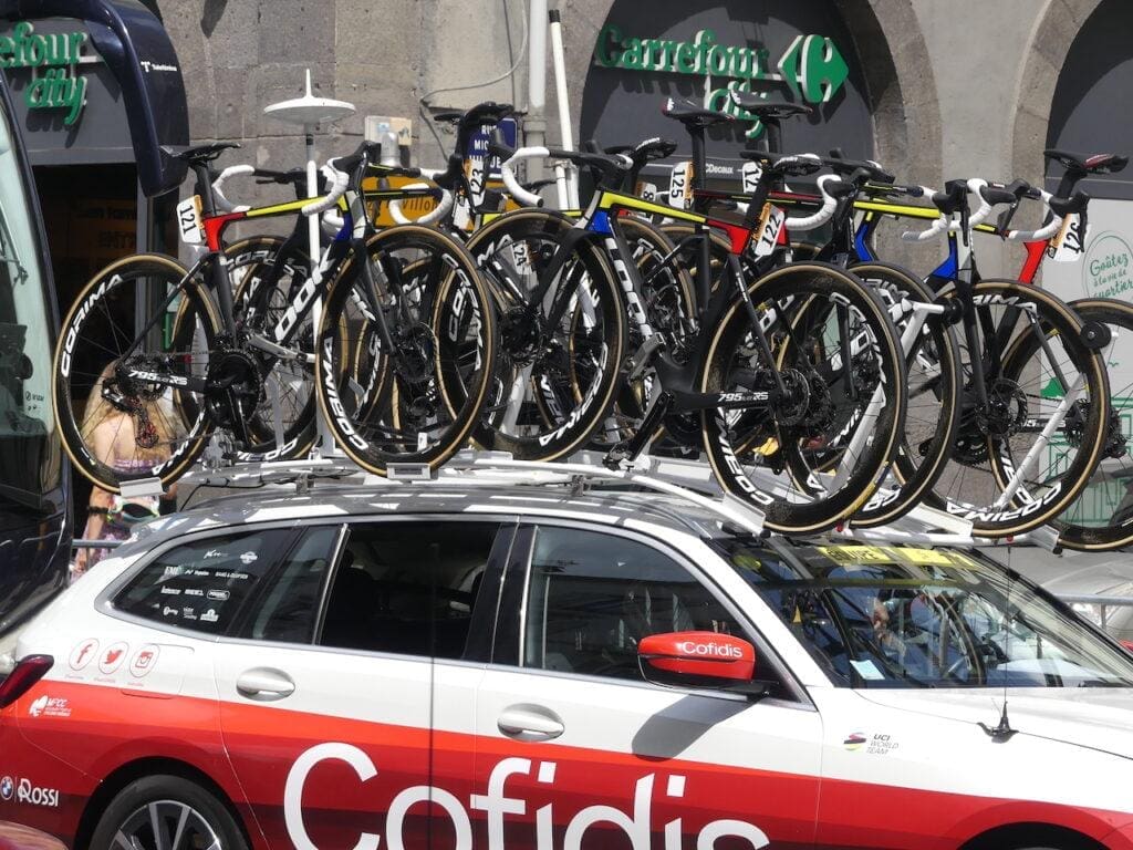 Dans les paddocks du Tour de France 2023 les vélos et matériel à voir...