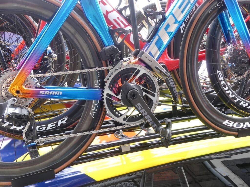 Dans les paddocks du Tour de France 2023 les vélos et matériel à voir...