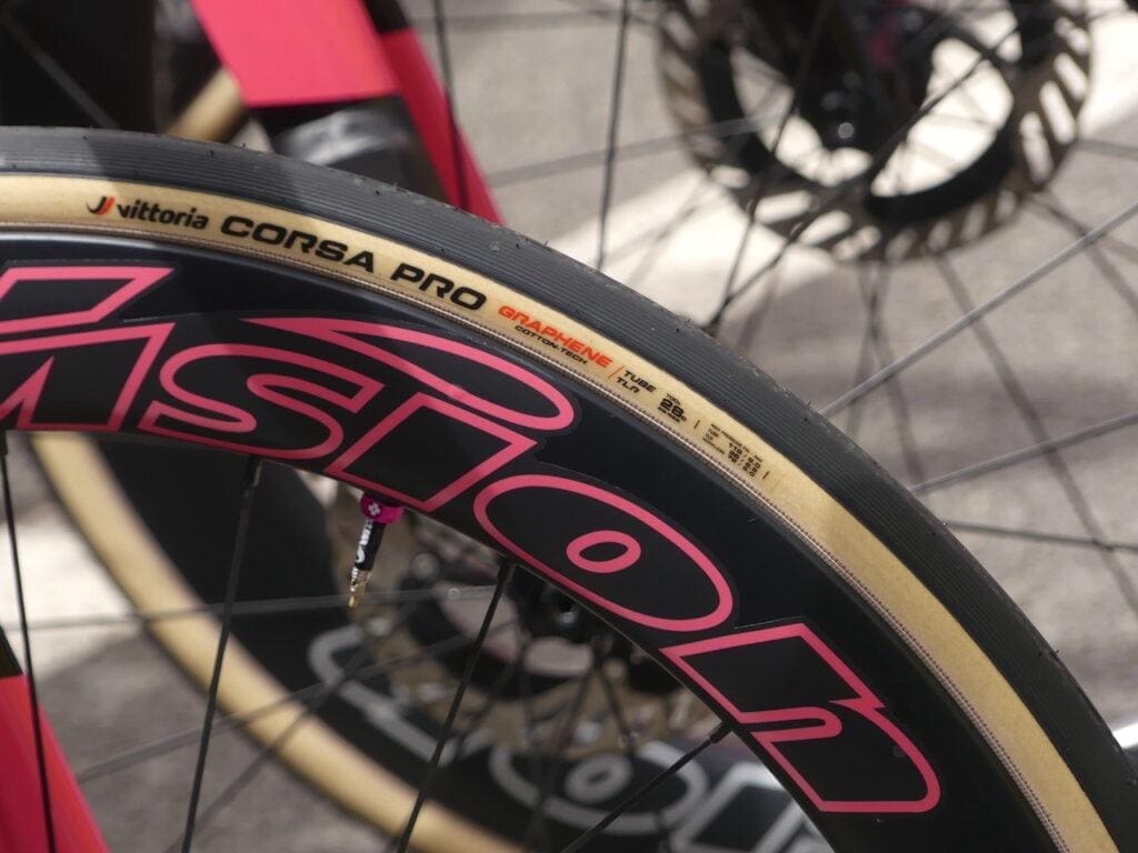 Dans les paddocks du Tour de France 2023 les vélos et matériel à voir...