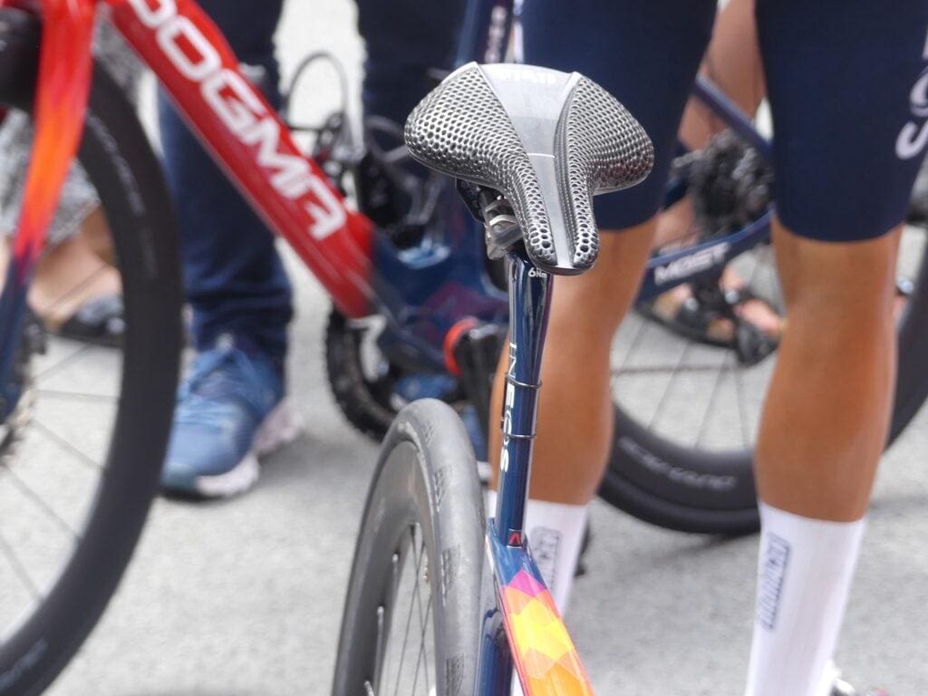 Dans les paddocks du Tour de France 2023 les vélos et matériel à voir...