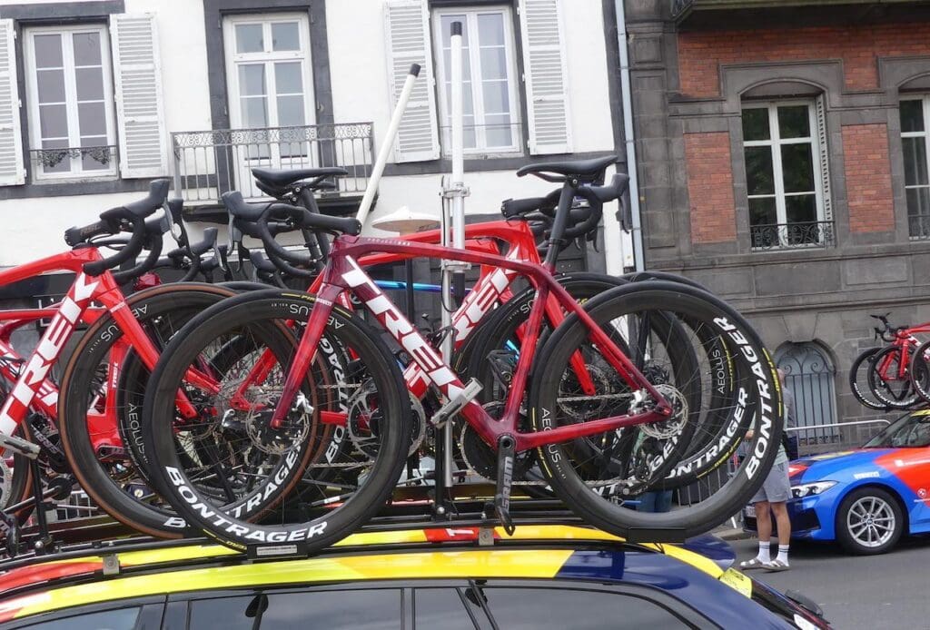 Dans les paddocks du Tour de France 2023 les vélos et matériel à voir...
