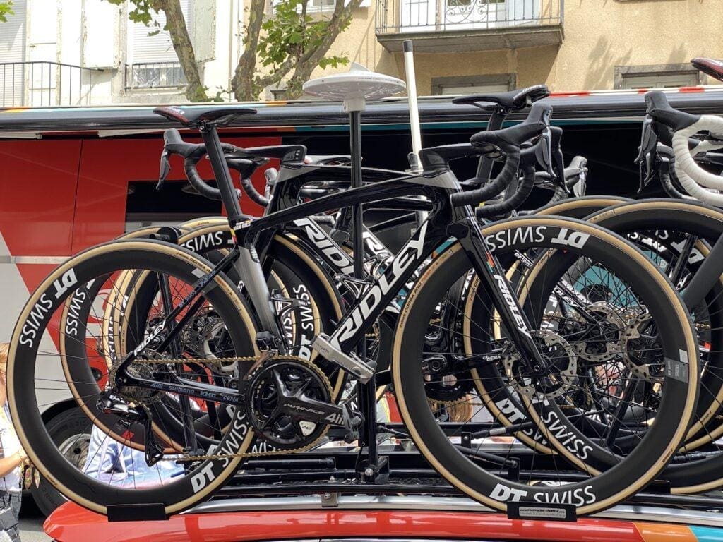 Dans les paddocks du Tour de France 2023 les vélos et matériel à voir...