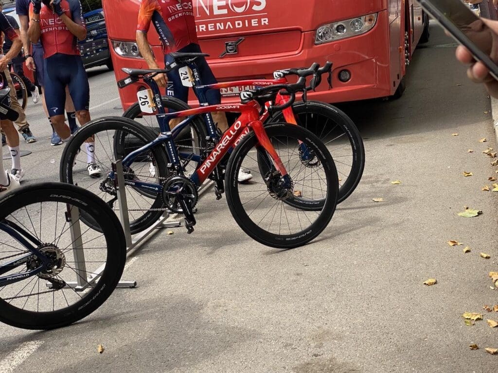 Dans les paddocks du Tour de France 2023 les vélos et matériel à voir...