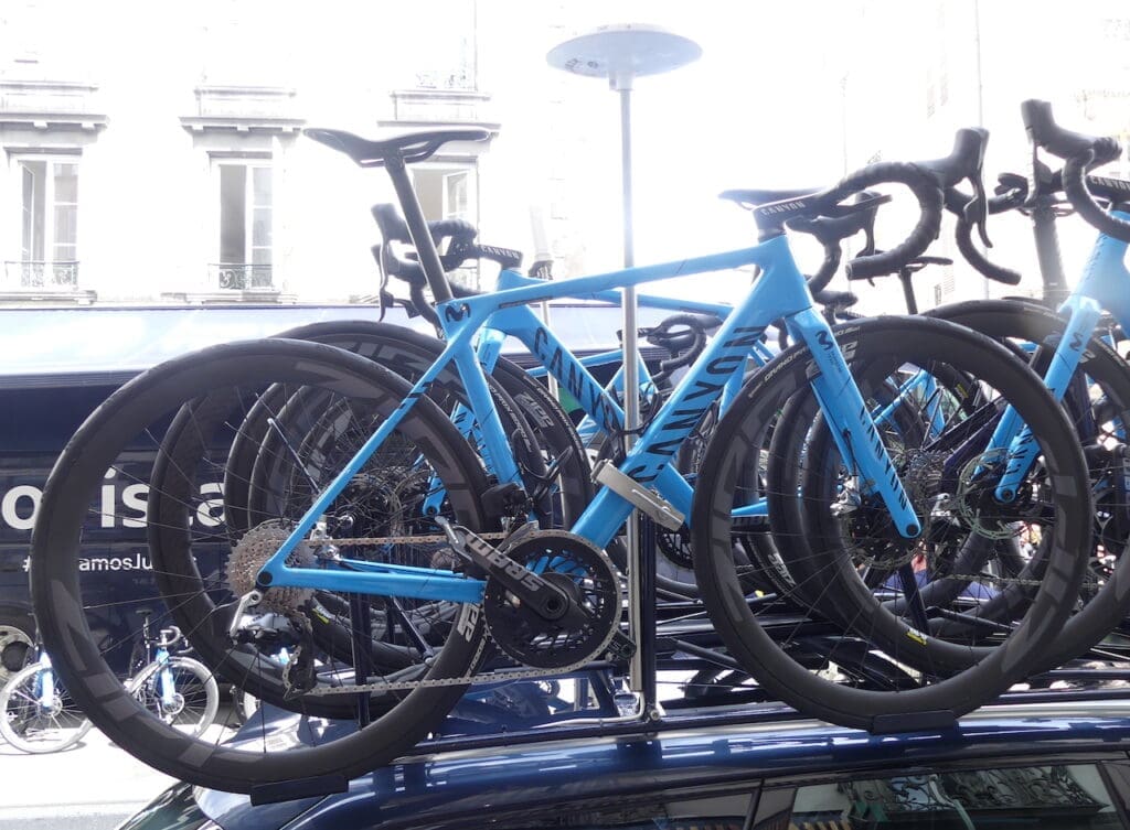 Dans les paddocks du Tour de France 2023 les vélos et matériel à voir...