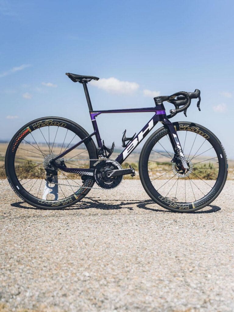 2023 BH Ultralight de l'équipe Burgos-BH personnalisé pour la Vuelta 2023