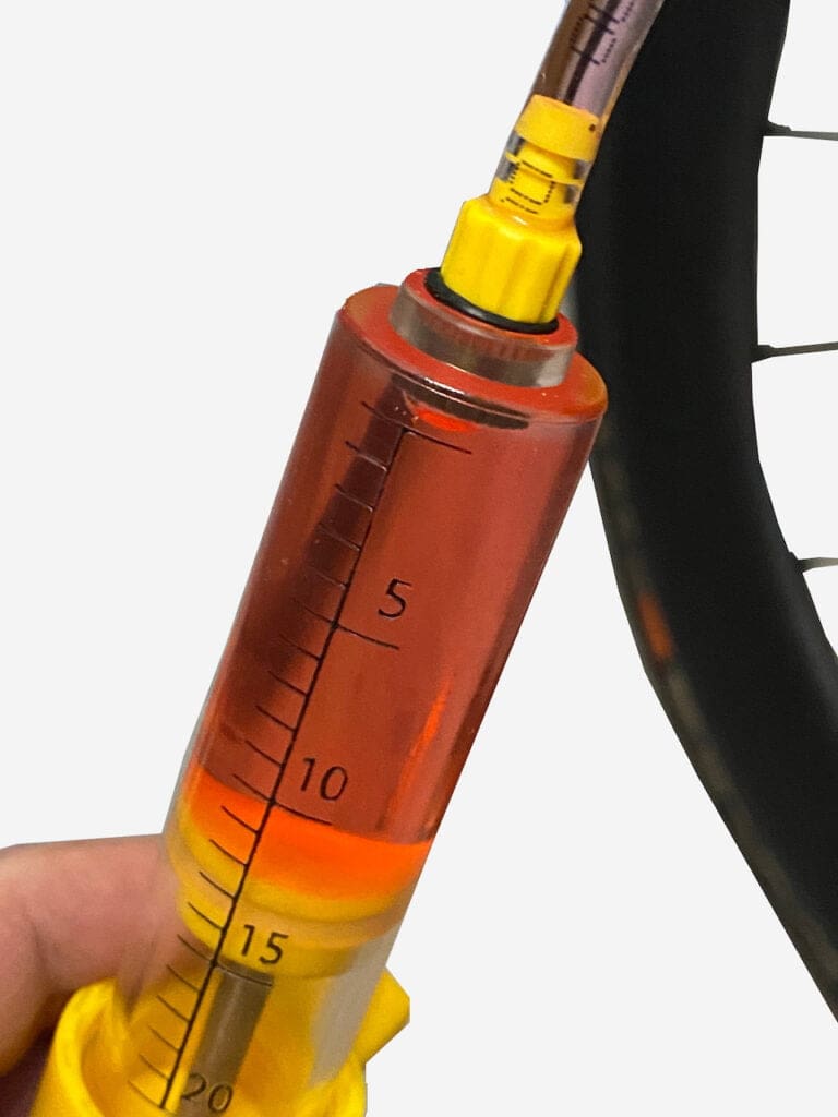 Changer les plaquettes et faire la purge des freins Shimano sur les groupes Dura-Ace, Ultegra et 105 12 vitesses