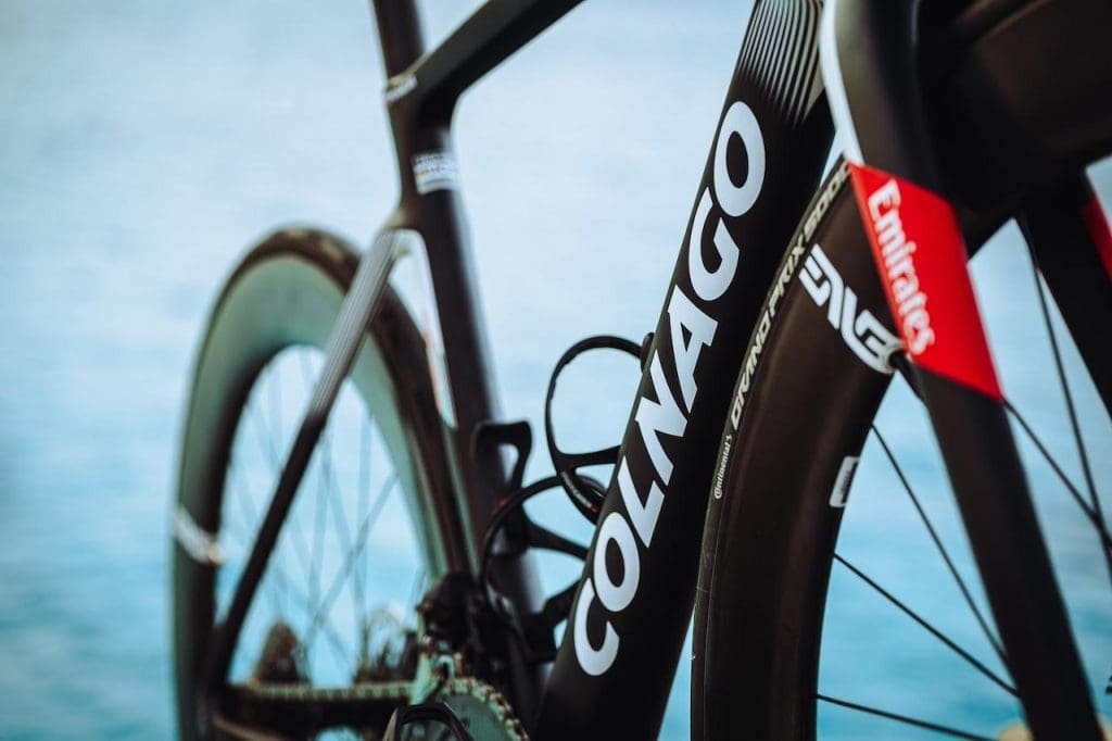 2024 vélo Colnago V4Rs d'UAE Team Emirates Tadej Pogačar
