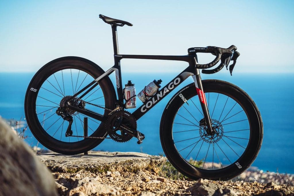 2024 vélo Colnago V4Rs d'UAE Team Emirates Tadej Pogačar