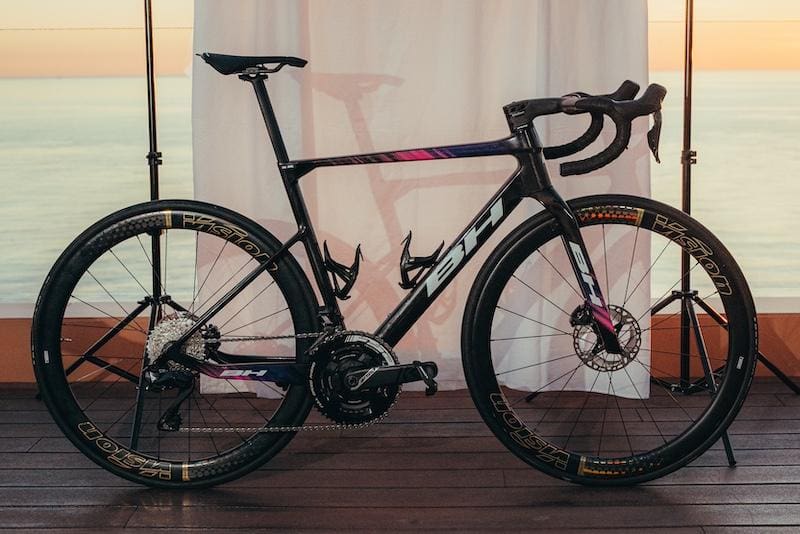 2024 vélo BH Ultralight de l'équipe Burgos-BH