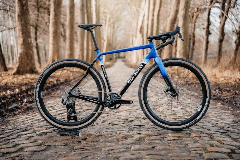 gamme de vélos Eddy Merckx 2024 aux coloris Retrosonic