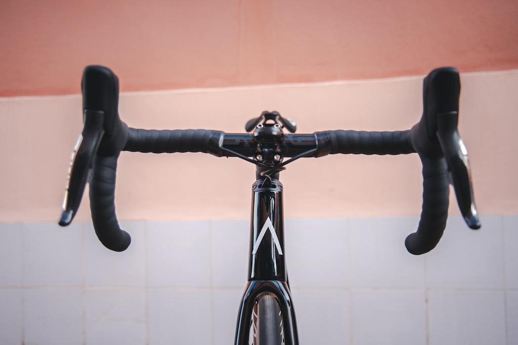 2024 vélo Aurum Magma Agate Black de l'équipe Polti-Kometa