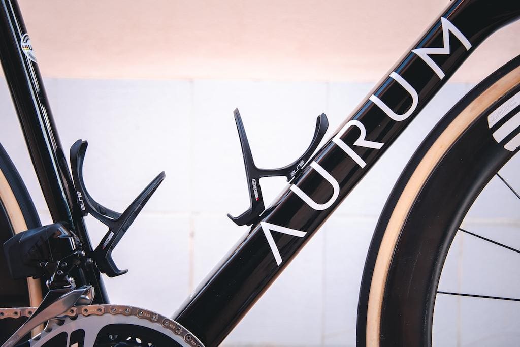 2024 vélo Aurum Magma Agate Black de l'équipe Polti-Kometa