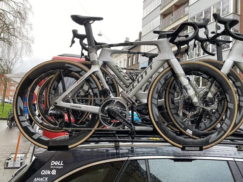 2024 vélos et matériel du Omloop Het Nieuwsblad