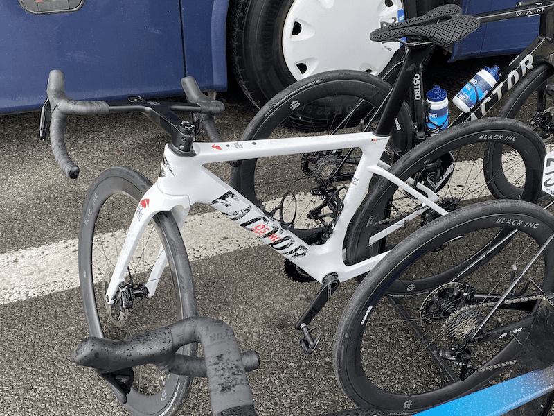 2024 vélos et matériel du Omloop Het Nieuwsblad