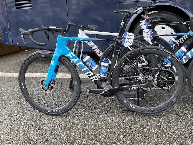 2024 vélos et matériel du Omloop Het Nieuwsblad