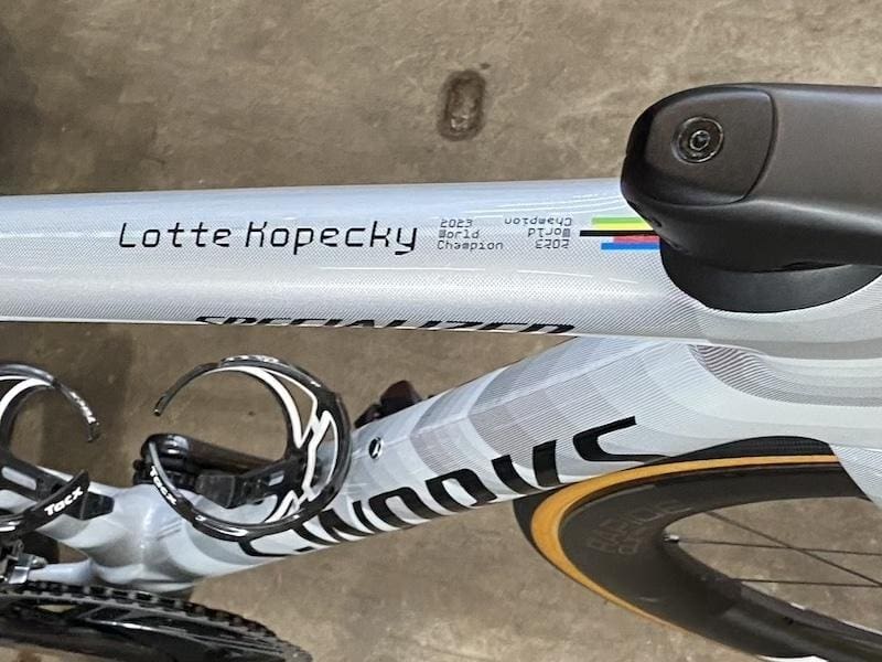 2024 vélos et matériel du Omloop Het Nieuwsblad