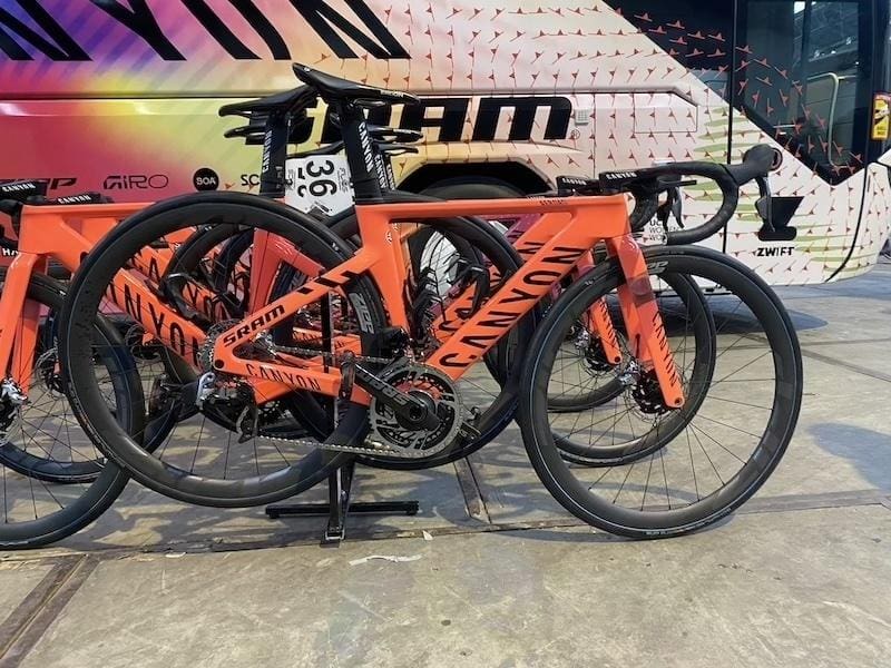 2024 vélos et matériel du Omloop Het Nieuwsblad