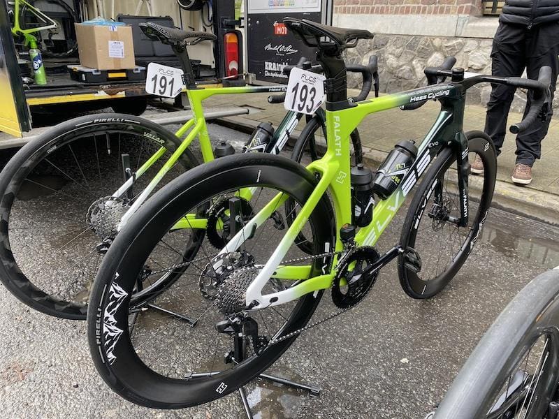 2024 vélos et matériel du Omloop Het Nieuwsblad