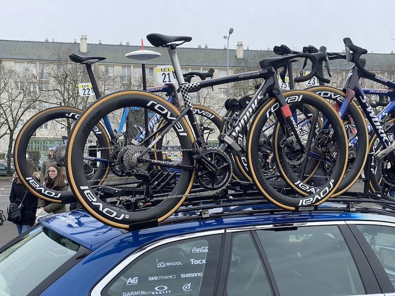 Les vélos et matériel des coureurs pros sur Paris-Nice 2024