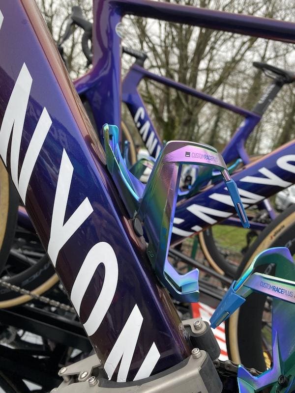 Les vélos et matériel des coureurs pros sur Paris-Nice 2024