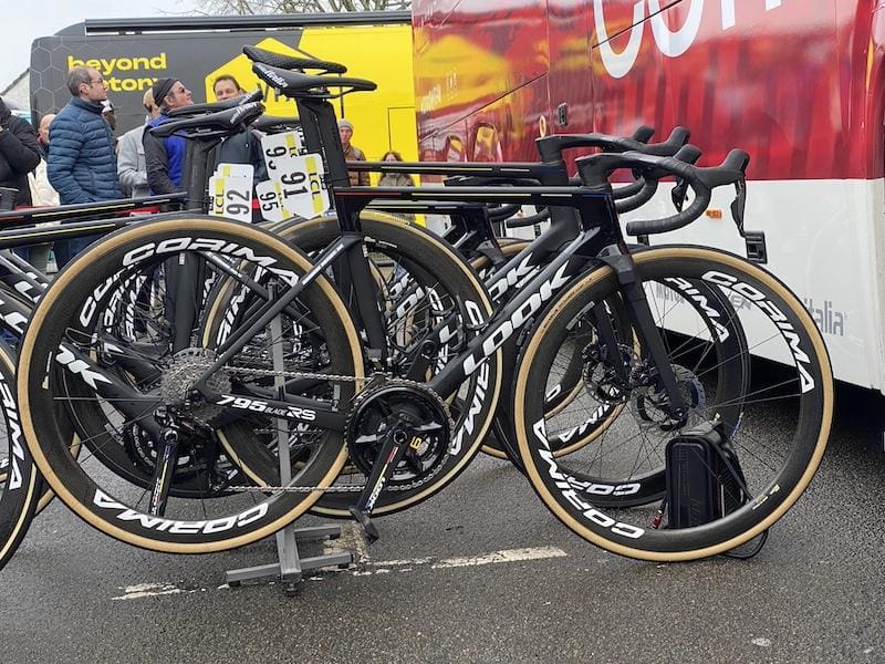 Les vélos et matériel des coureurs pros sur Paris-Nice 2024
