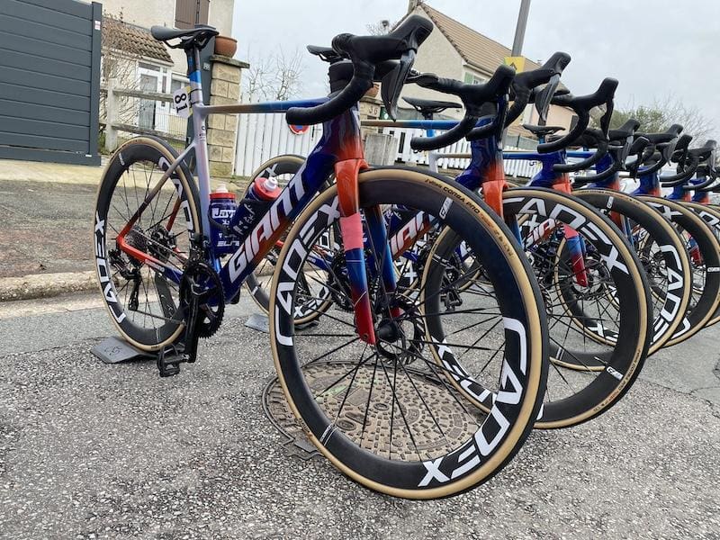 Les vélos et matériel des coureurs pros sur Paris-Nice 2024