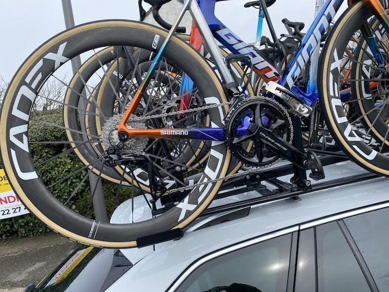 Prototype du nouveau Giant TCR Advanced SL utilis&eacute; par l'&eacute;quipe Jayco-AlUla sur Paris-Nice 2024