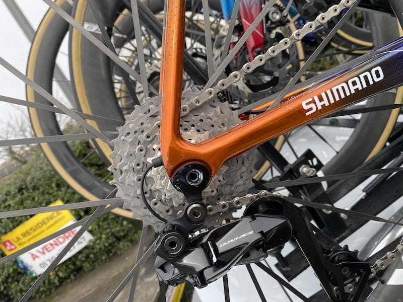 Prototype du nouveau Giant TCR Advanced SL utilis&eacute; par l'&eacute;quipe Jayco-AlUla sur Paris-Nice 2024