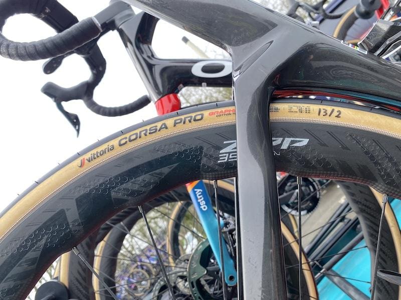 Les vélos et matériel des coureurs pros sur Paris-Nice 2024