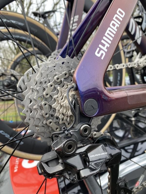 Les vélos et matériel des coureurs pros sur Paris-Nice 2024