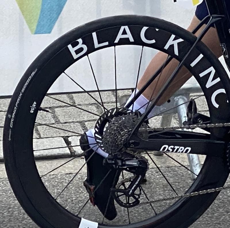 Les vélos et matériel des coureurs pros sur Paris-Nice 2024