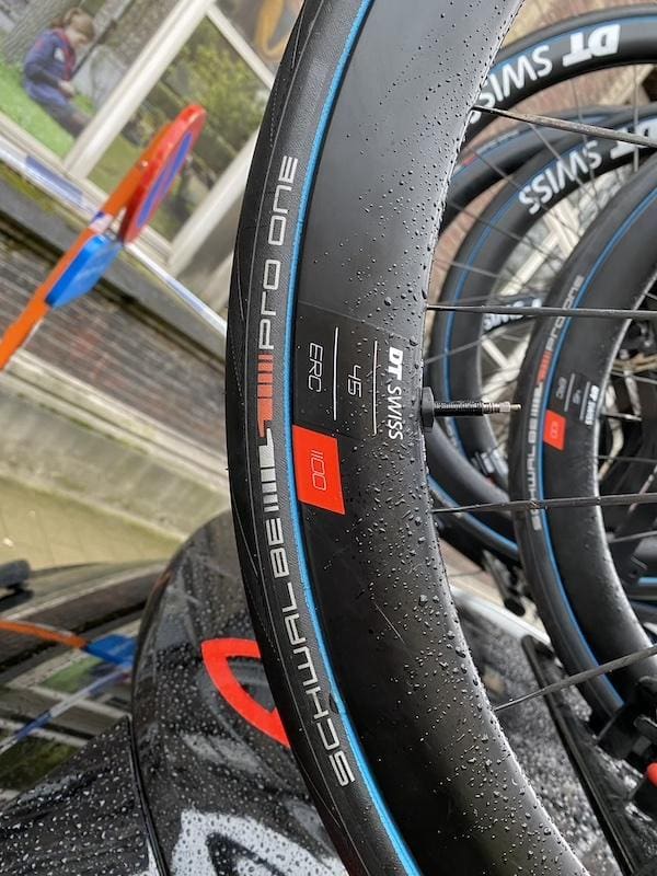 Vélo BMC Teammachine R1 de l'équipe Tudor Pro Cycling