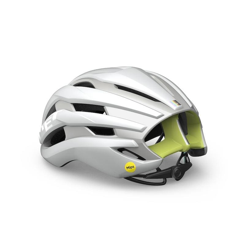 Met Undyed White Limited Edition une nouvelle décoration pour les casques Trenta, Manta et Rivale