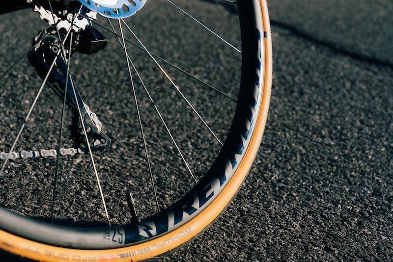 Roues légères Reynolds avec profil de 25 mm, Black Label 25 Pro DB, Black Label 25 Expert DB et AR 25 DB