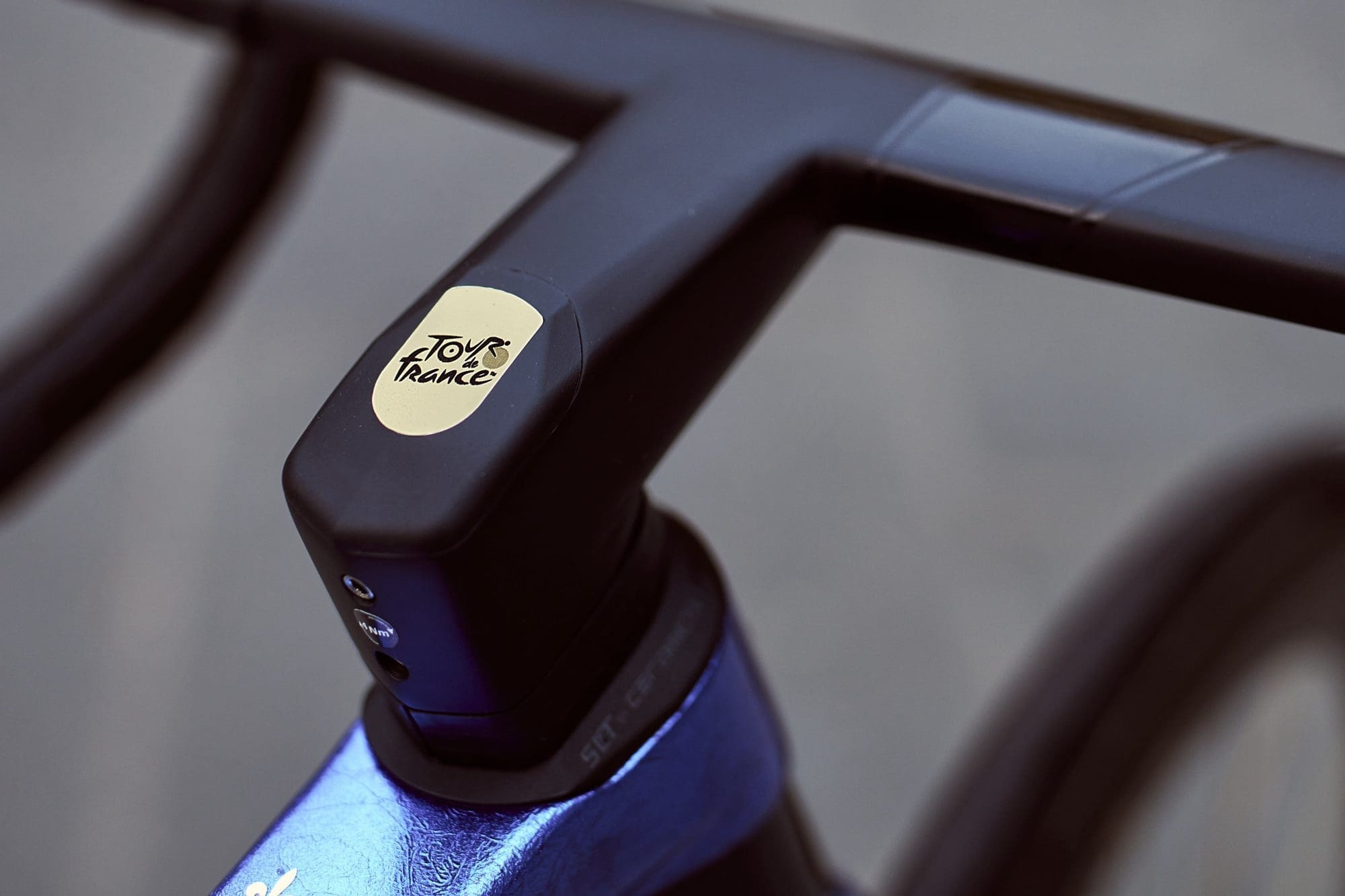 vélo officiel duTour de France 2024, le Colnago C68 Fleur-de-Lys