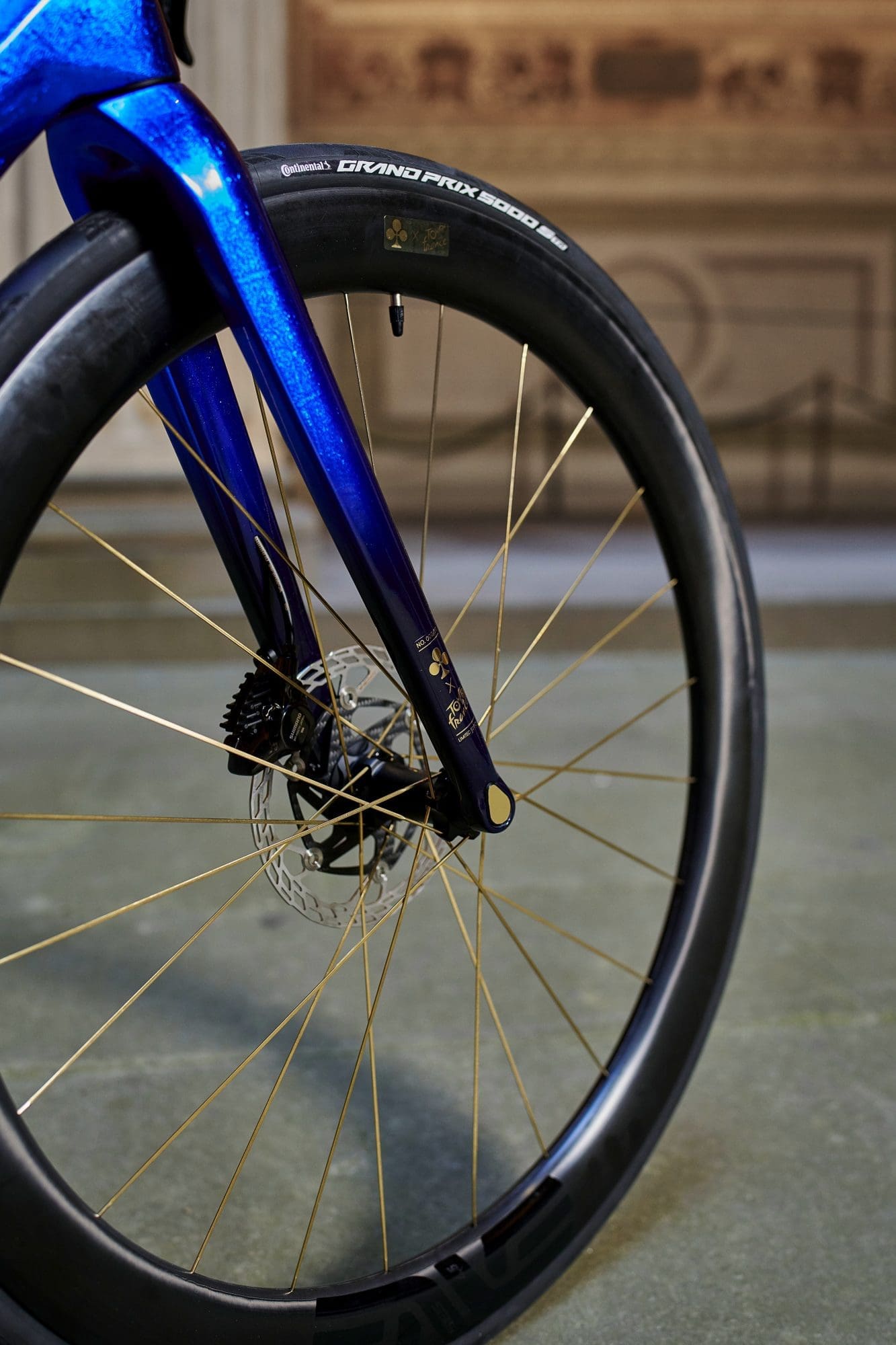 vélo officiel duTour de France 2024, le Colnago C68 Fleur-de-Lys