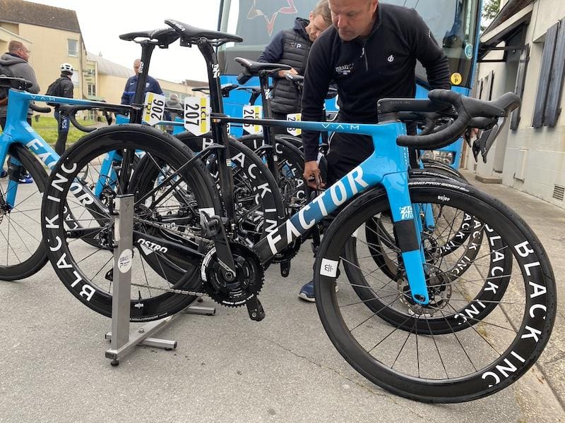 Vélos et matériel des pros sur le Critérium du Dauphiné 2024 d'Israel-Premier Tech