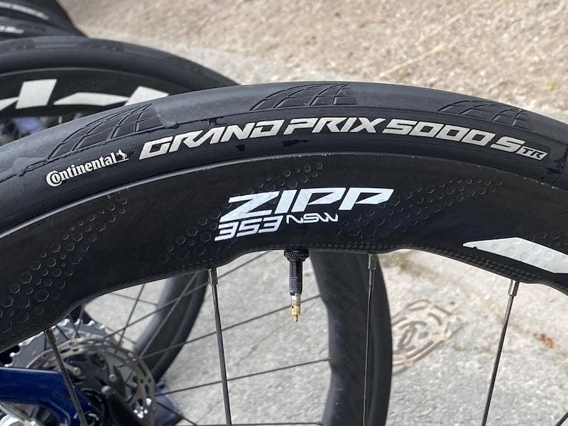 Vélos et matériel des pros sur le Critérium du Dauphiné 2024, le nouveau vélo Canyon Aeroad CFR